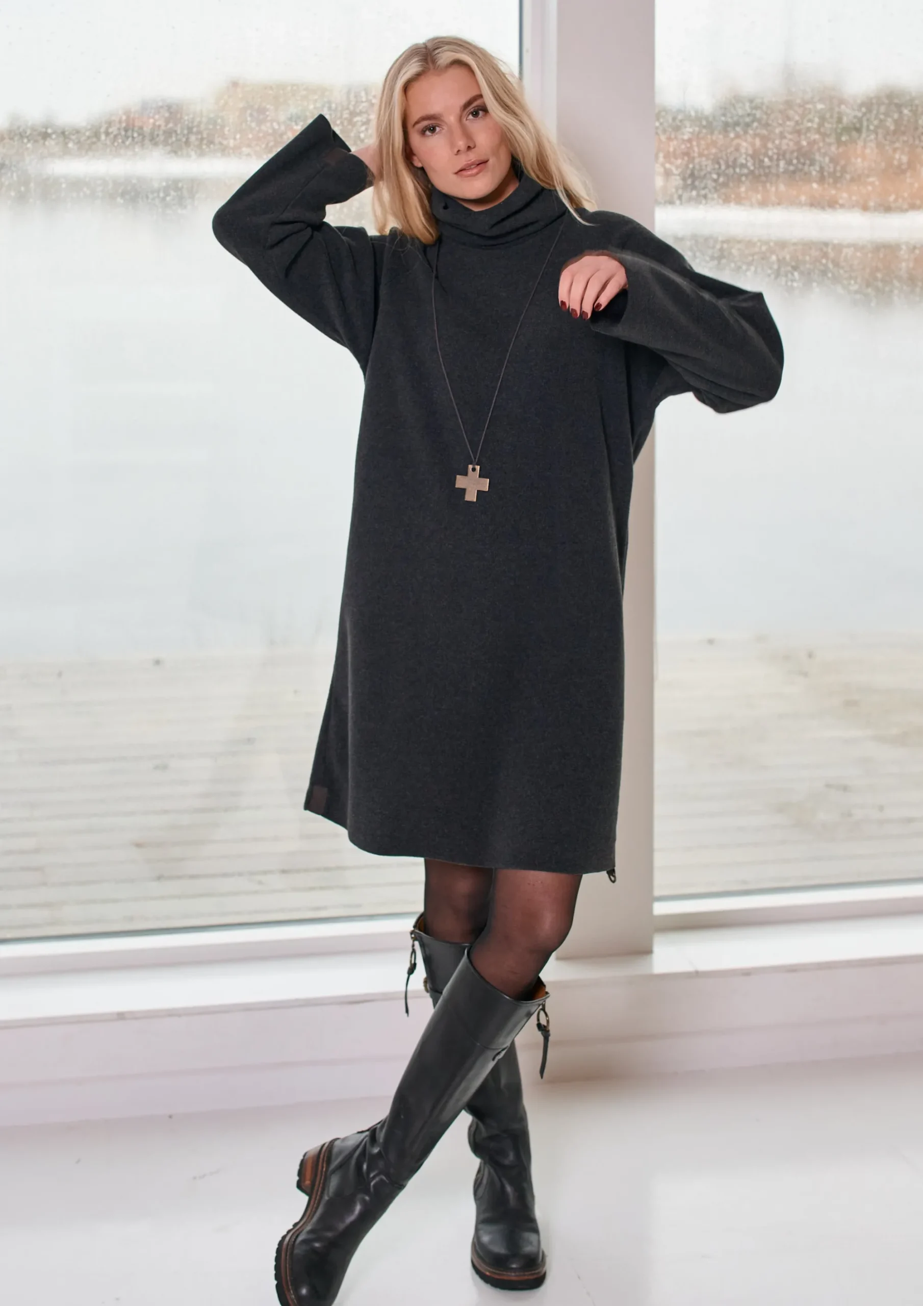 Henriette Steffensen Copenhagen KLEID MIT HOHEM HALS | 3246 SOFT BLACK Outlet