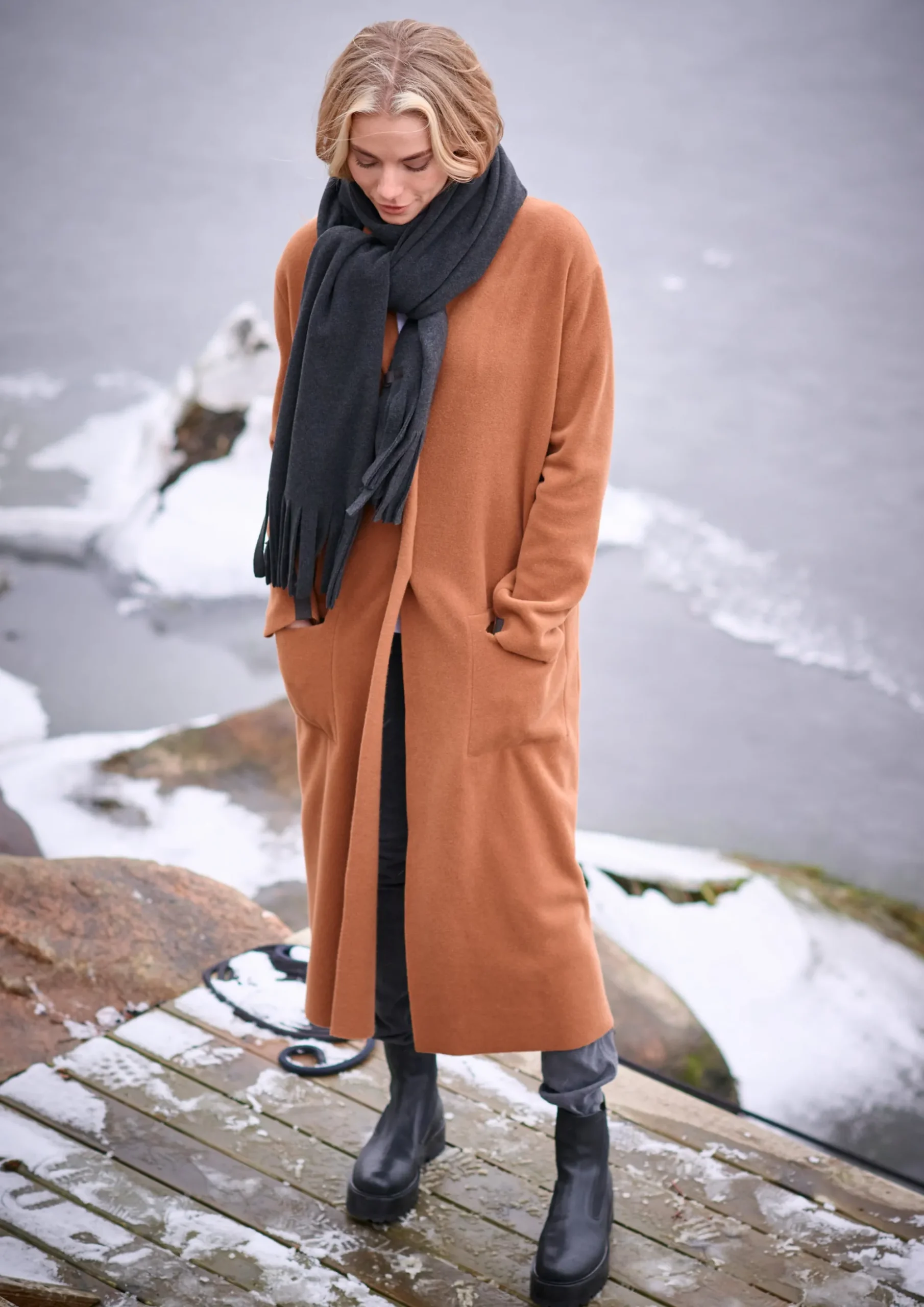 Henriette Steffensen Copenhagen SCHAL MIT FRANSEN | 4077 SOFT BLACK Flash Sale